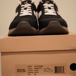 Used micheal kors allie trainer sneakers
